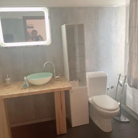 Lindas Beauty Hostel Zurich